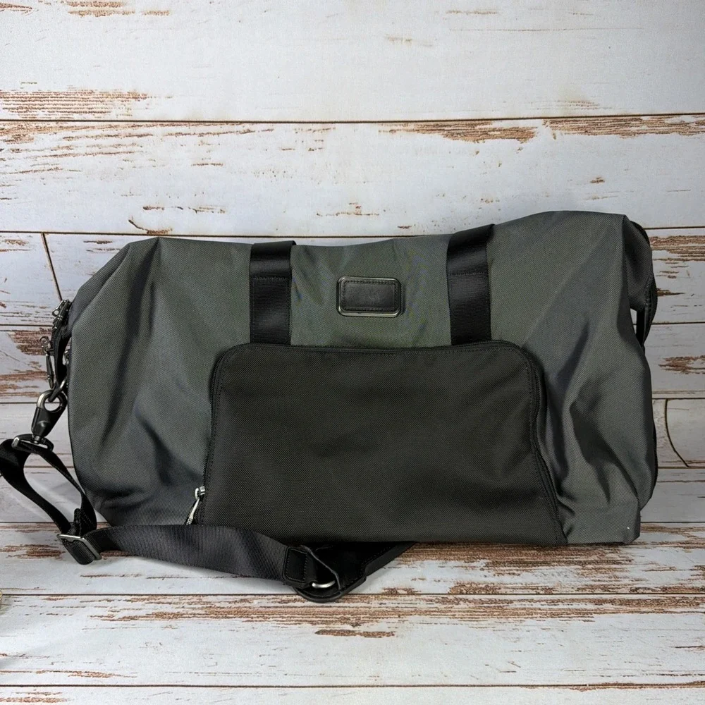 Tumi Alpha 2 Double Expansion Travel Satchel Carry On Bag Grey 22159EG2 Used
